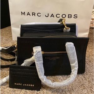 Marc Jacobs Cruiser crossbody.  small purse & card holder